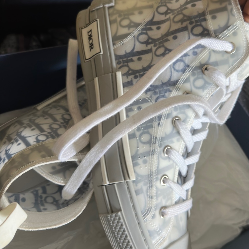 Authentic Dior Chucks with Box. No creases Only worn 3 times - Picture 2 of 3